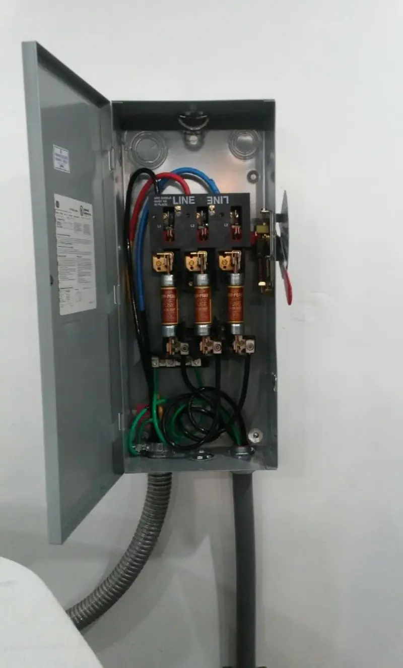 Three-phase disconnect switch installed for Smoke Detector Installation in Glendale Heights